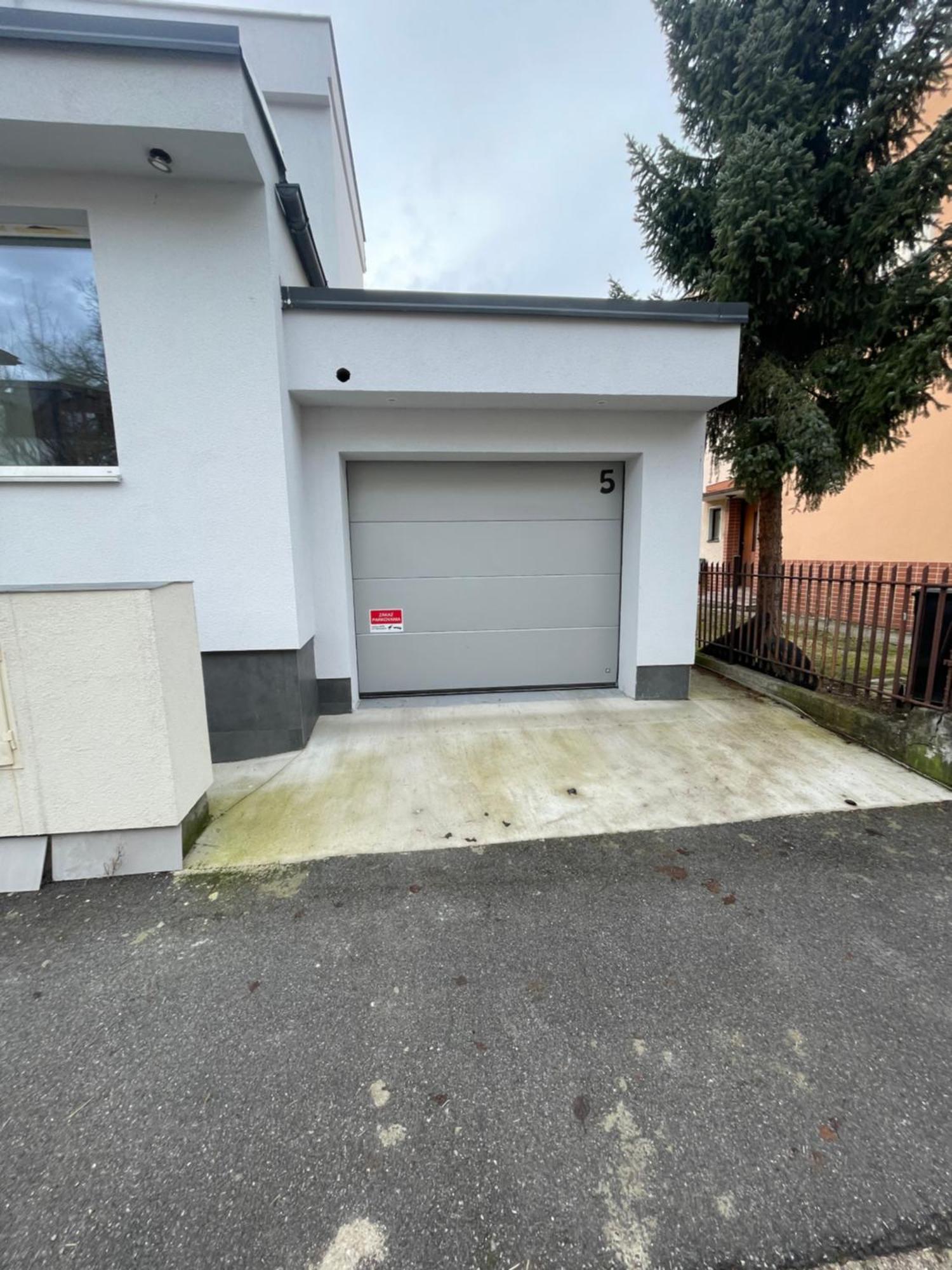 Komfortne Byvanie S Garazou - Parkovanim Zilina Exterior photo