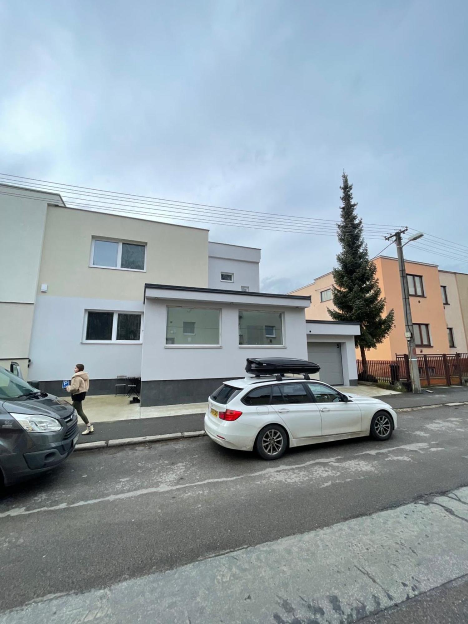 Komfortne Byvanie S Garazou - Parkovanim Zilina Exterior photo